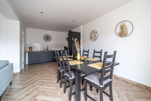 Ebenerdige, moderne Ferienwohnung mit viel Platz für die ganze Familie.