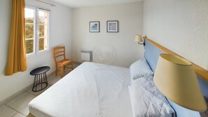 2 bedrooms, iron/ironing board, Internet