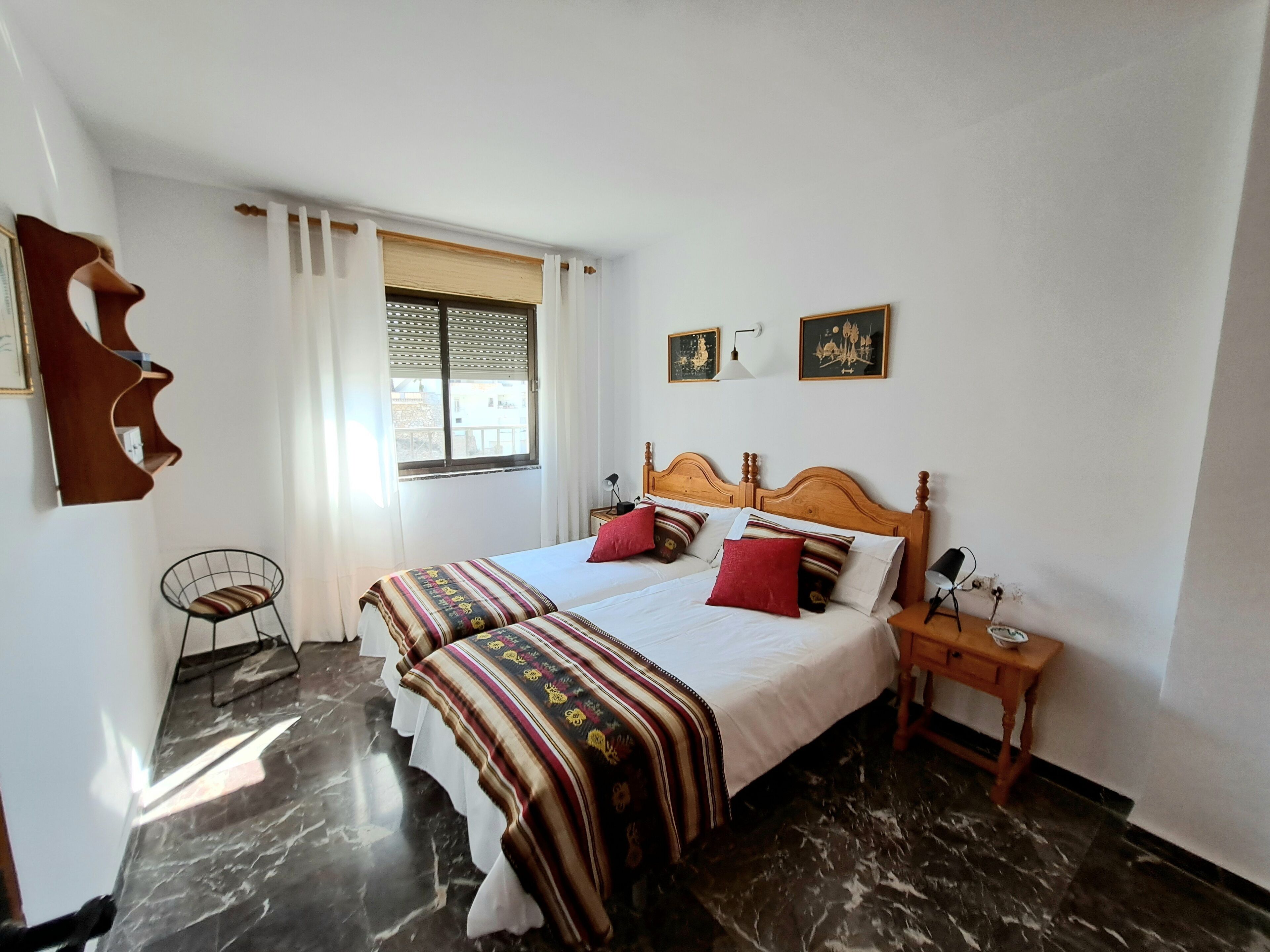 1 slaapkamer, een strijkplank/strijkijzer, gratis wifi, beddengoed