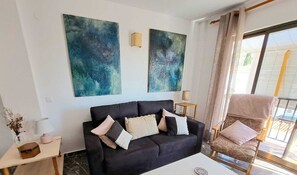 Smart TV - Apartamento Junto al mar en Almuñécar, Recien Renovado y Equipado Para 4 pax (Almuñecar)
