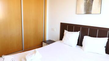 4 bedrooms, free WiFi, bed sheets
