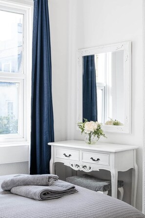 1 多间卧室、熨斗/熨衣板、WiFi、床单