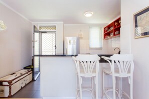 Dining - Freo Harbour Apartment - Central Fremantle (Fremantle)