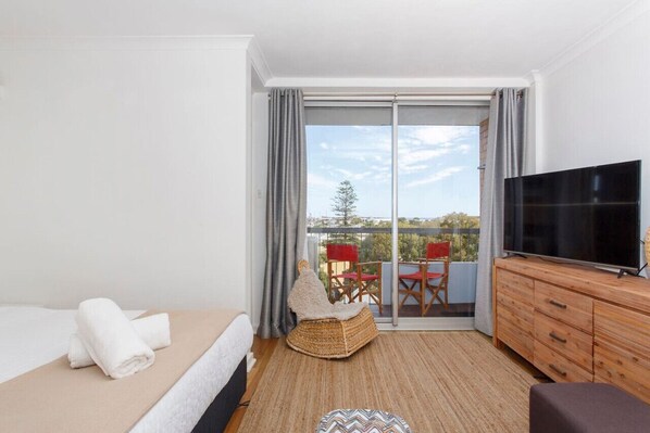 1 bedroom, iron/ironing board, travel cot, WiFi