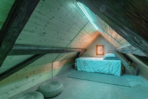 2 bedrooms, bed sheets