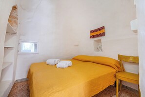 Family Villa, Multiple Bedrooms, 2 Bathrooms (Trullo Nicolo With Pool Martina) | 4 bedrooms, WiFi, bed sheets - Trullo Nicolo With Pool Martina Franca (Martina Franca)