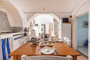 Dining - Trullo Nicolo With Pool Martina Franca (Martina Franca)