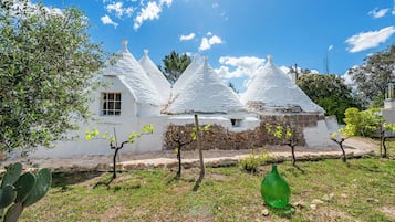 Vila família, vários quartos, 2 banheiros (Trullo Nicolo With Pool Martina) | Fachada