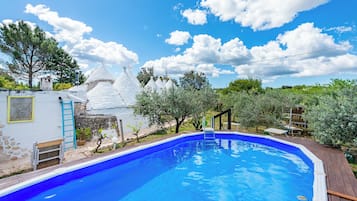 Vila família, vários quartos, 2 banheiros (Trullo Nicolo With Pool Martina) | Piscina | Piscina externa sazonal
