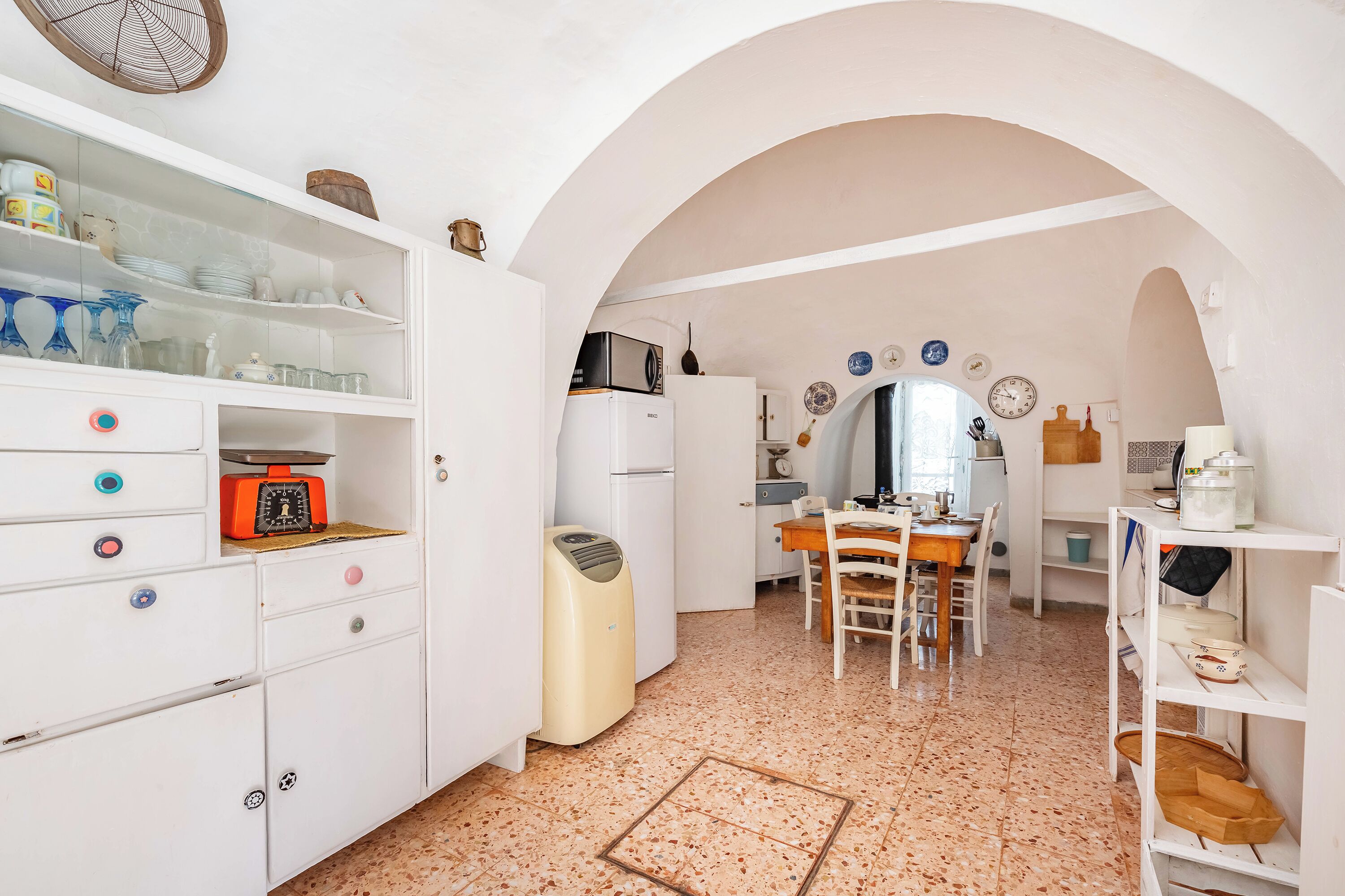Family Villa, Multiple Bedrooms, 2 Bathrooms (Trullo Nicolo With Pool Martina) | Interior