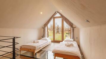 Family Chalet, Multiple Bedrooms (Natural Chalet Konopka Iža) | 1 bedroom, free WiFi, bed sheets