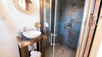 Family Chalet, 1 Bedroom (Natural Chalet Konopljina Iža) | Bathroom | Shower, towels, soap, shampoo