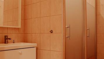 Hair dryer, towels