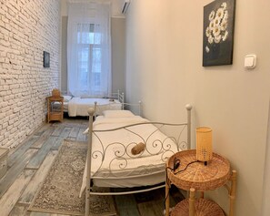 Apartamento económico, 5 habitaciones | Ropa de cama hipoalergénica y wifi gratis