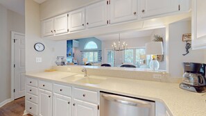 Interior - Large Three Bedroom Townhome Close to the Beach! (Hilton Head)