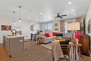 Apartment, 2 Schlafzimmer | Wohnbereich | Smart-TV, Streaming-Dienste