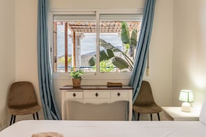 2 bedrooms, iron/ironing board, free WiFi