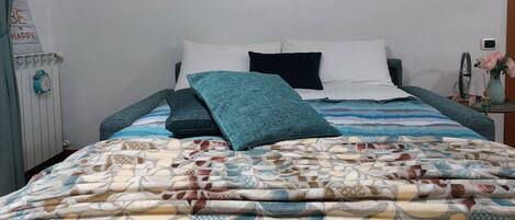 1 chambre, fer et planche à repasser, lit parapluie, Wi-Fi gratuit