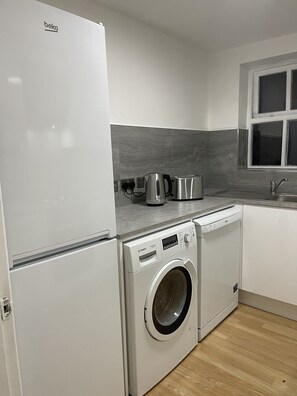 Interior - Cozy 2-BR Home with Patio & Parking in London! 10 Mins to London City Airport (London)