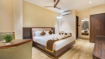 尊榮客房, 城市景觀 | 1 間臥室、客房內保險箱、書桌、遮光布/窗簾