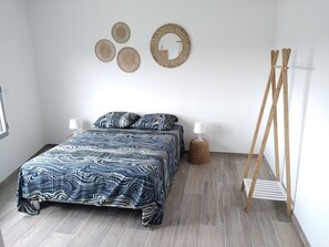 3 sovrum, strykjärn/strykbräda och sängkläder