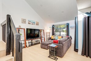 House (4 Bedrooms) | Interior - West Palm Beach Lake House: Near Beaches! (West Palm Beach)