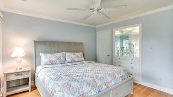 2 bedrooms, laptop workspace, iron/ironing board, bed sheets