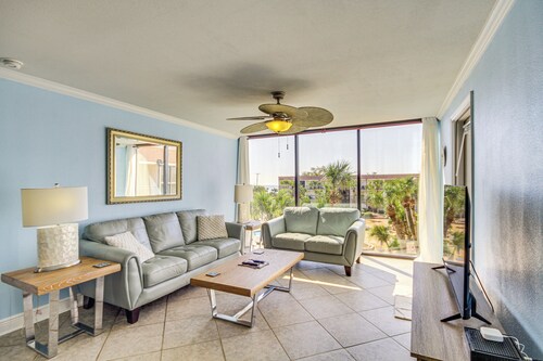 Biloxi Condo w/ Pool Access - Steps to Beach!