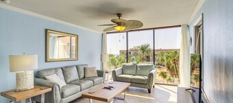 Biloxi Condo w/ Pool Access - Steps to Beach!