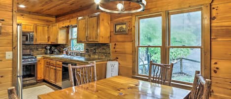 House (4 Bedrooms) | Interior