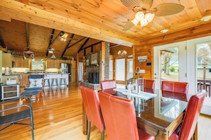 House (4 Bedrooms) | Interior