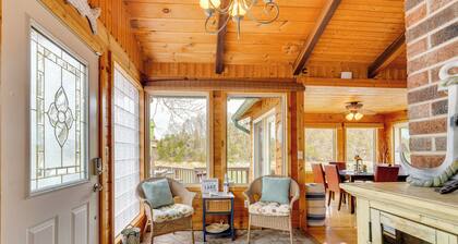 'duck and Bug's Cabin' on Boone Lake w/ Boat Dock!