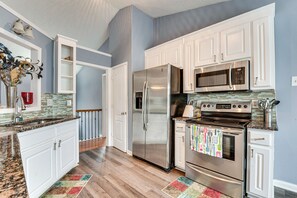 House (3 Bedrooms) | Interior