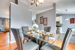 House (3 Bedrooms) | Interior