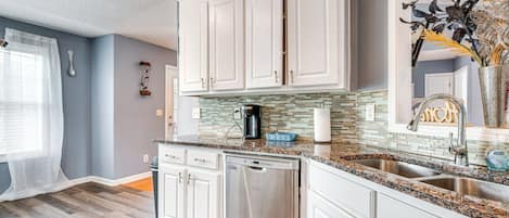 House (3 Bedrooms) | Interior