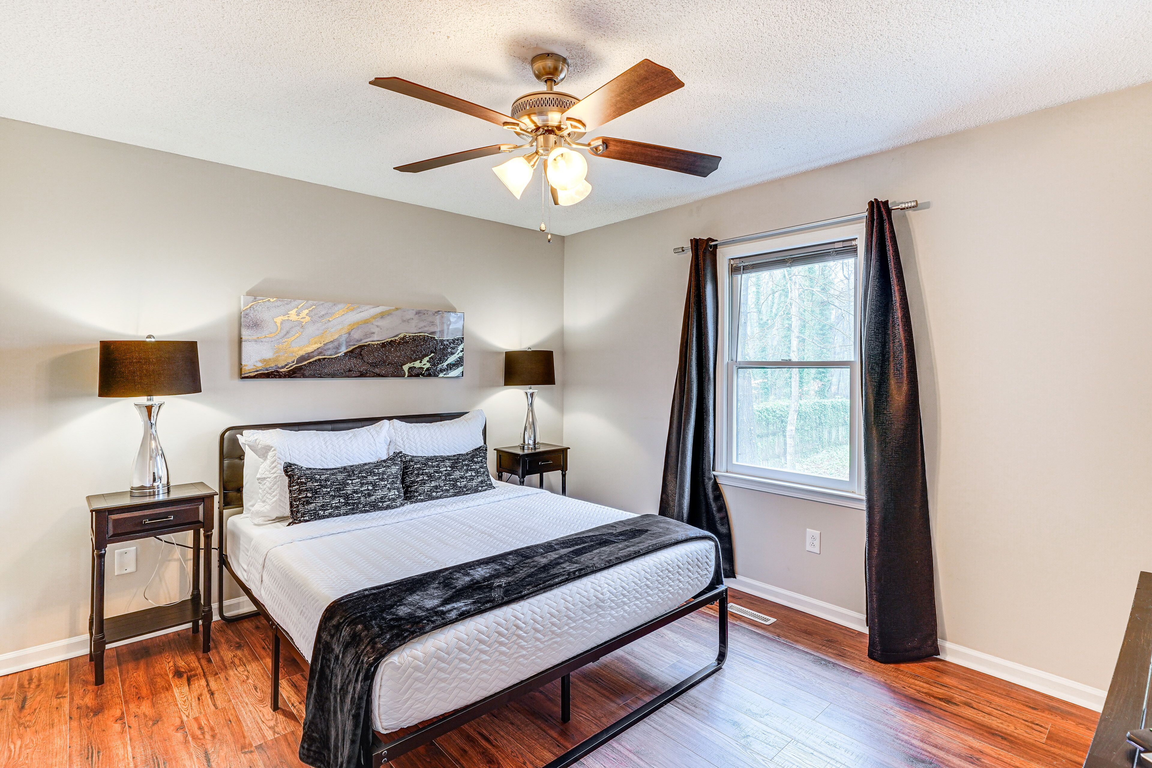 獨棟房屋 (3 Bedrooms) | 3 間臥室、熨斗/熨衣板、床單