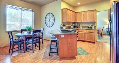 Lovely Dundee Home w/ Private Yard & Fire Pit!