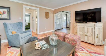 'the Farmhouse' in Fort Lawn w/ Fire Pit & Deck!