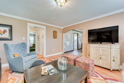 'the Farmhouse' in Fort Lawn w/ Fire Pit & Deck!