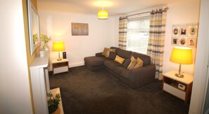 House | Living area | Flat-screen TV - 3 Bed House - Sleeps 6 - Fully Refurbished (Rowlands Gill)