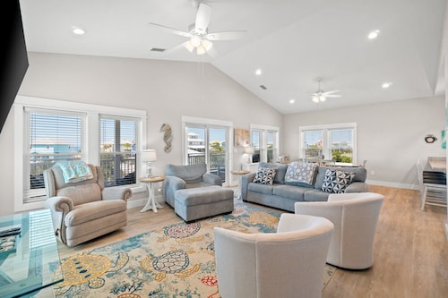 4 bdrm, Elevator, Private Pool