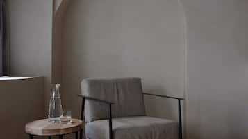 1 bedroom, premium bedding, minibar, in-room safe