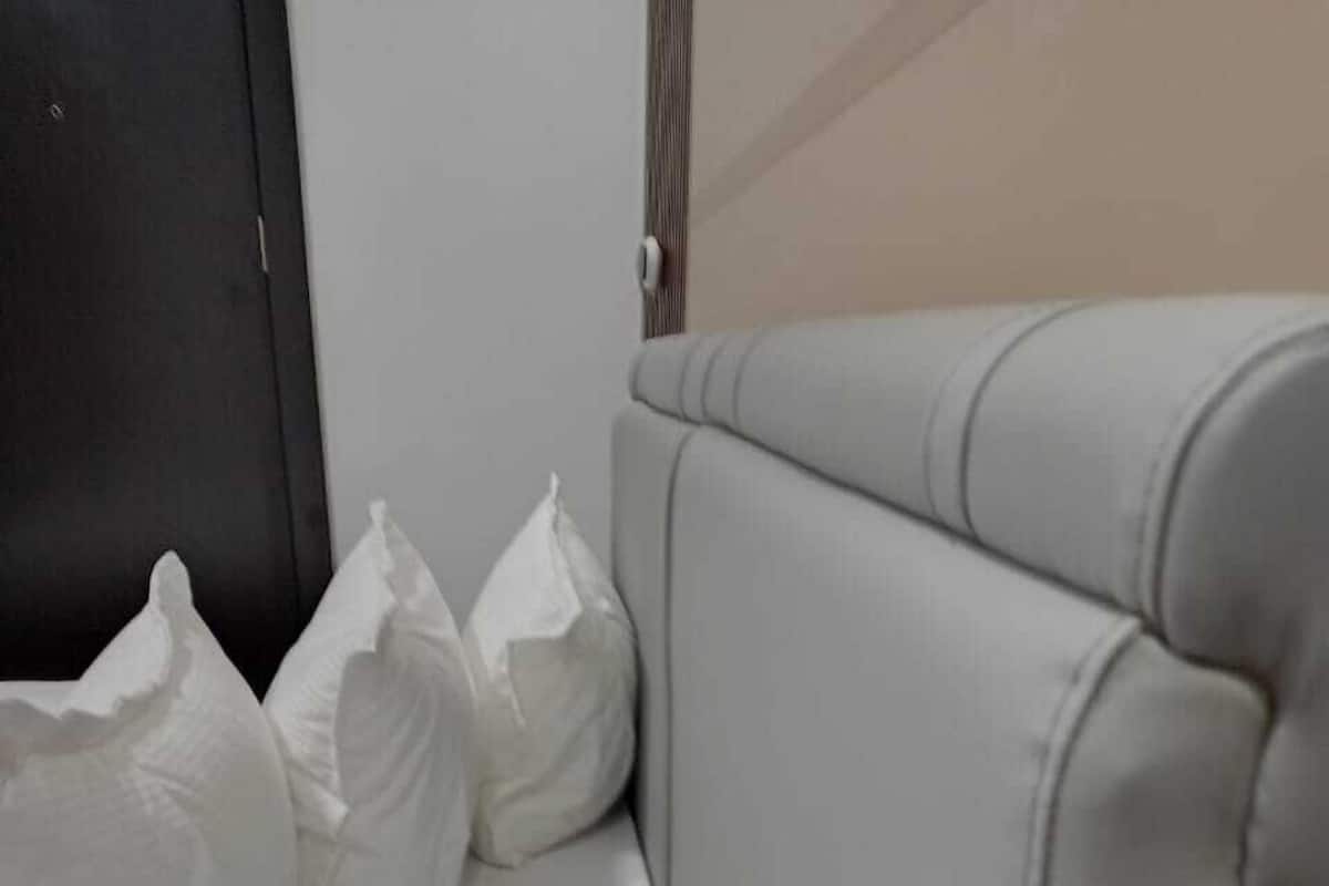 Standard Double Room | In-room safe, desk, soundproofing, WiFi (free)
