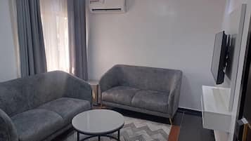 Suíte | Cofres nos quartos, escrivaninha, quartos à prova de som