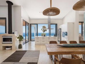 Vila luxo | Opções para refeição no quarto