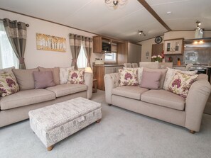 Living area - Whispering Willows (Scarborough)