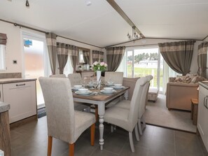 Dining - Whispering Willows (Scarborough)