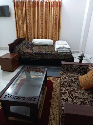 Free daily local cuisine breakfast