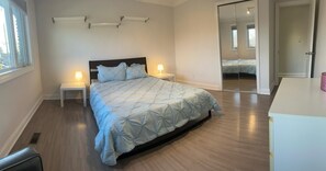 3 bedrooms, iron/ironing board, WiFi, bed sheets