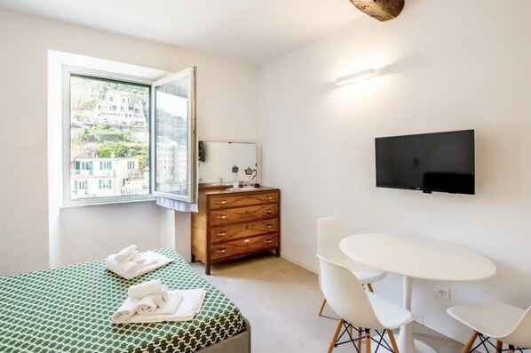 1 bedroom, WiFi, bed sheets - Lebecci House (Riomaggiore)